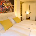Rebel House Apartment