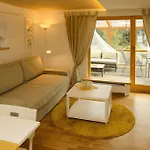 Rebel House Apartment *