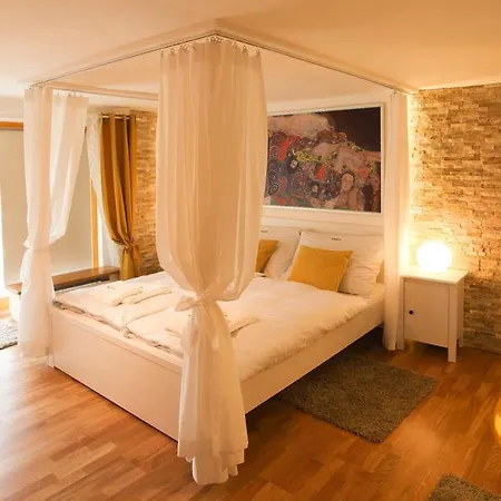 Rebel House Apartment
